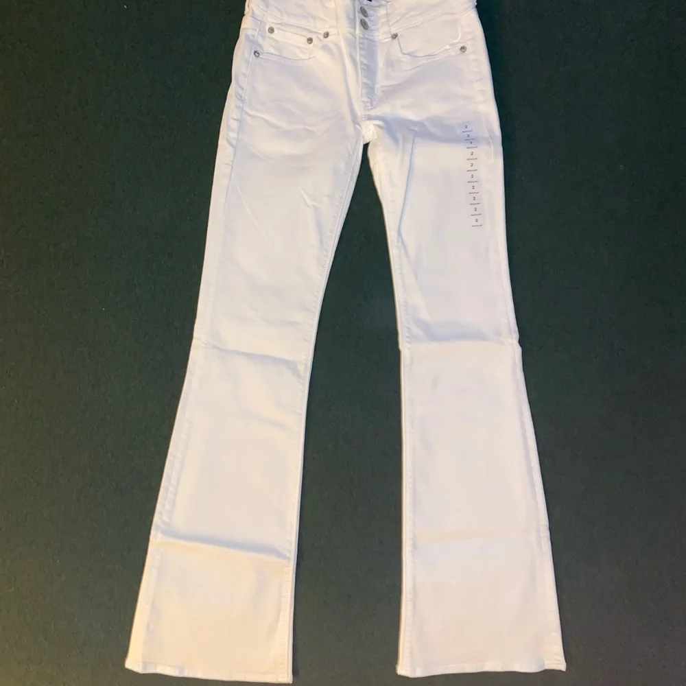 🤩 AE ARTIST® FLARE JEAN | White | 2 Regular - Picture 2 of 8